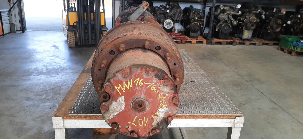 Gebrauchte MAN 16.168, Planetenachse, Artikel - Nr. : 81.99999 - 9999 - Rear axle for Truck: picture 3 Gebrauchte MAN 16.168, Planetenachse, Artikel - Nr. : 81.99999 - 9999 - Rear axle for Truck: picture 3