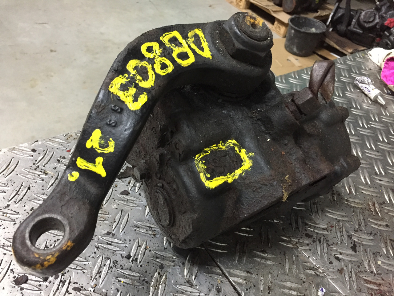 Gebrauchtes Lenkgetriebe MB 808, Typ LS 3, Artikel - Nr.: A 999 999 99 99 - Steering gear for Truck: picture 1 Gebrauchtes Lenkgetriebe MB 808, Typ LS 3, Artikel - Nr.: A 999 999 99 99 - Steering gear for Truck: picture 1