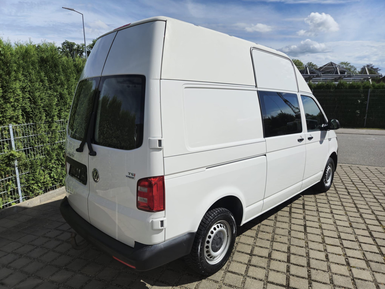 Volkswagen T6 Transporter Benzin Hochdach LR Standheizung - Small van: picture 5 Volkswagen T6 Transporter Benzin Hochdach LR Standheizung - Small van: picture 5