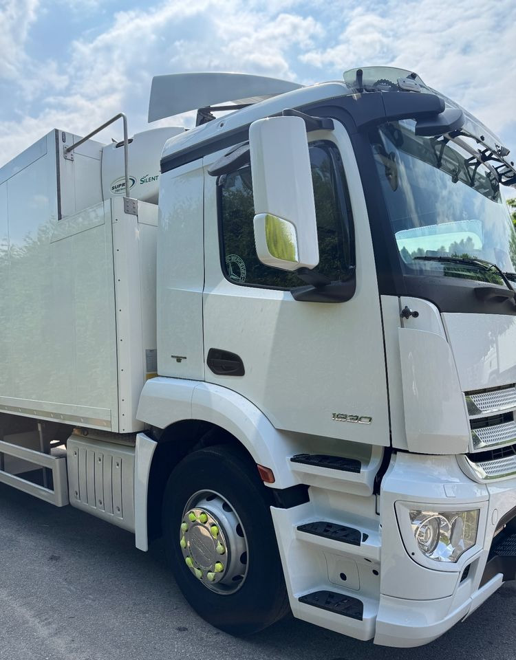 Mercedes-Benz ANTOS /1830/E 6/Chłodnia +Winda /18 Palet / Niski Przebieg122 Tys Km! - Refrigerator truck: picture 5 Mercedes-Benz ANTOS /1830/E 6/Chłodnia +Winda /18 Palet / Niski Przebieg122 Tys Km! - Refrigerator truck: picture 5