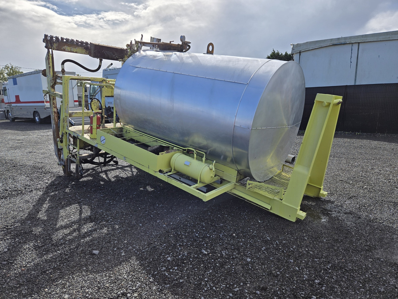 RINCHEVAL SECMAIR MAUGUIN - Asphalt distributor: picture 2 RINCHEVAL SECMAIR MAUGUIN - Asphalt distributor: picture 2