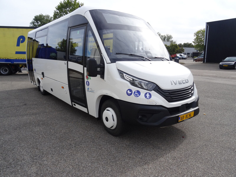 Iveco Rosero First - 24 Seats EURO 6 - Suburban bus: picture 1 Iveco Rosero First - 24 Seats EURO 6 - Suburban bus: picture 1