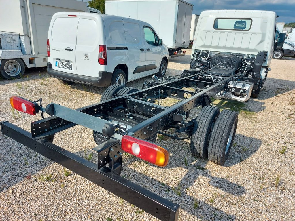 Mitsubishi Canter Fuso Fahrgestell mit wählbar Aufbau Mitsubishi Canter Fuso Fahrgestell mit wählbar Aufbau - Cab chassis truck: picture 3 Mitsubishi Canter Fuso Fahrgestell mit wählbar Aufbau Mitsubishi Canter Fuso Fahrgestell mit wählbar Aufbau - Cab chassis truck: picture 3