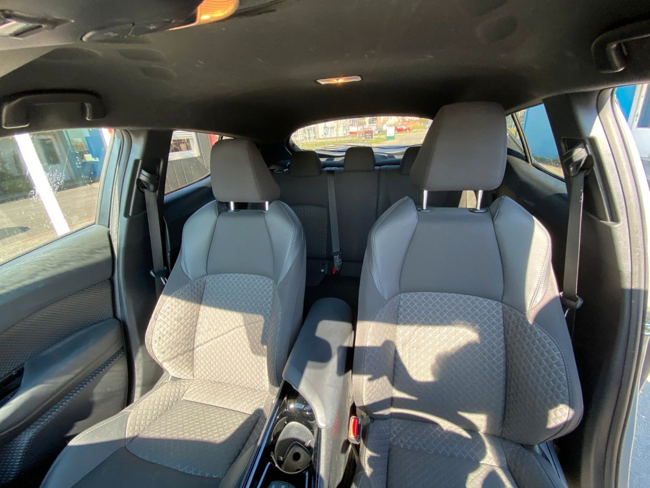 Toyota C-HR 1.8-l-VVTi Hybrid Flow - SUV: picture 3 Toyota C-HR 1.8-l-VVTi Hybrid Flow - SUV: picture 3