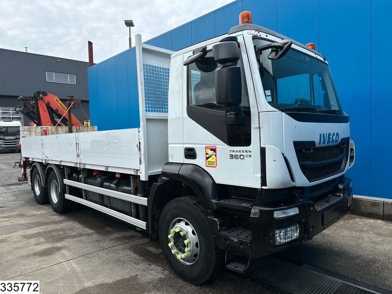 Iveco Trakker 360 6X4, EURO 6, Palfinger, Retarder, Steel suspension - Dropside/ Flatbed truck, Crane truck: picture 3 Iveco Trakker 360 6X4, EURO 6, Palfinger, Retarder, Steel suspension - Dropside/ Flatbed truck, Crane truck: picture 3