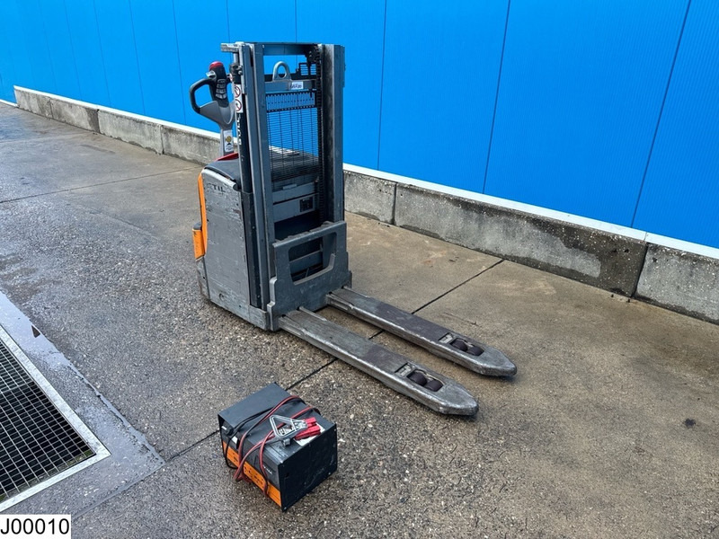 Still EXD18L 1800 kg, 2.11 m, Electric, 383 hours - Stacker: picture 3 Still EXD18L 1800 kg, 2.11 m, Electric, 383 hours - Stacker: picture 3