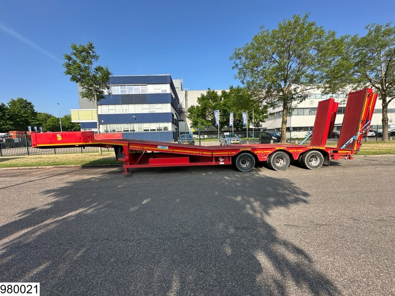Verem Lowbed 45,000KG, Steering axle, Hydraulic, Winch - Low loader semi-trailer: picture 3 Verem Lowbed 45,000KG, Steering axle, Hydraulic, Winch - Low loader semi-trailer: picture 3