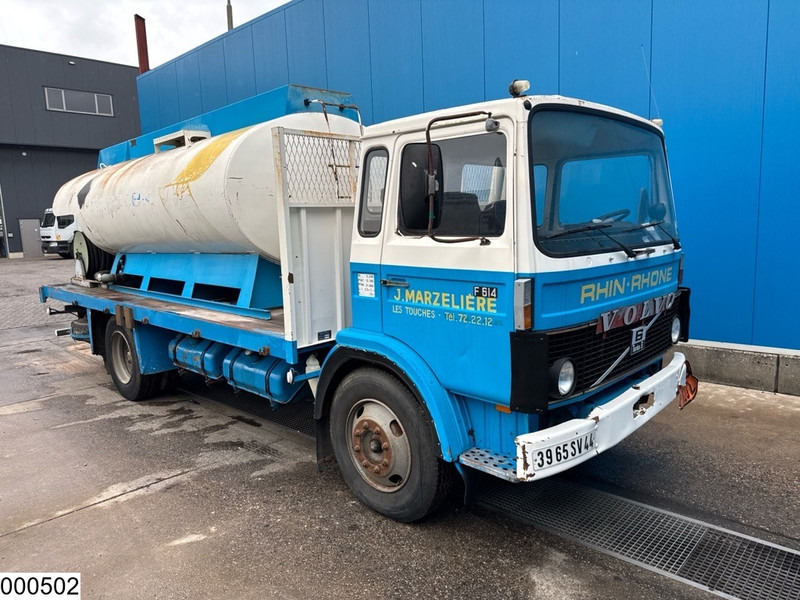 Volvo F 614 Manual, Steel suspension, Fuel, 8000 L - Tank truck: picture 3 Volvo F 614 Manual, Steel suspension, Fuel, 8000 L - Tank truck: picture 3
