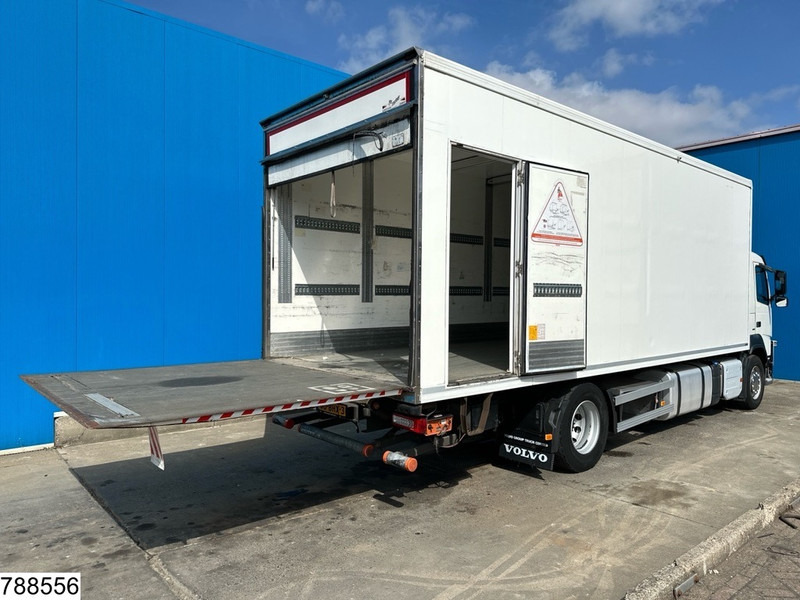 Volvo FM 330 EURO 6, Dhollandia - Box truck: picture 2 Volvo FM 330 EURO 6, Dhollandia - Box truck: picture 2