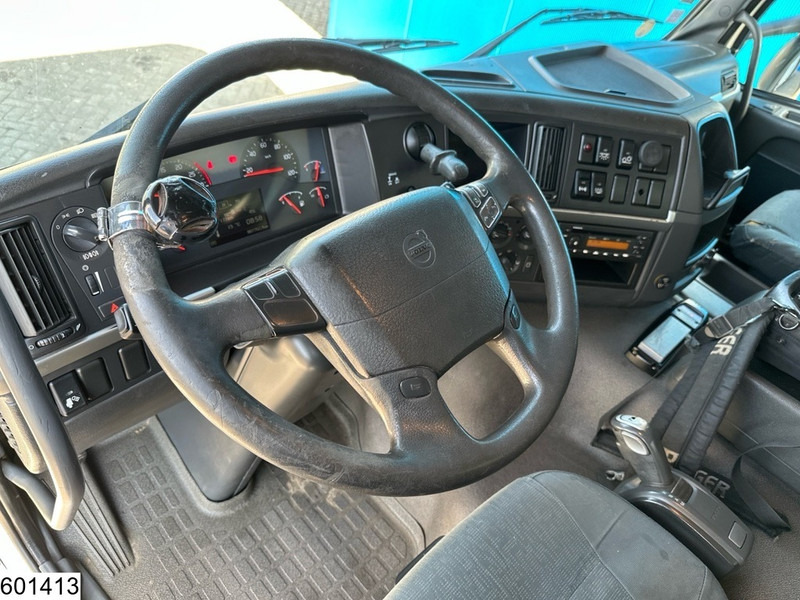 Volvo FM 370 6X2, EURO 5, Palfinger, Remote - Dropside/ Flatbed truck, Crane truck: picture 5 Volvo FM 370 6X2, EURO 5, Palfinger, Remote - Dropside/ Flatbed truck, Crane truck: picture 5