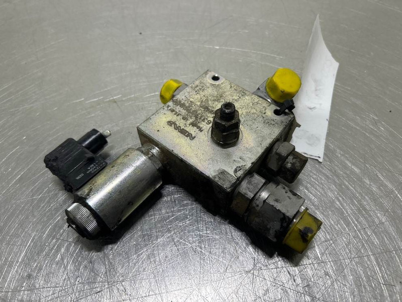 Ahlmann AS900-NEM Hydraulics 6311310600-3/2 Valve/Ventiel - Hydraulics for Construction machinery: picture 5 Ahlmann AS900-NEM Hydraulics 6311310600-3/2 Valve/Ventiel - Hydraulics for Construction machinery: picture 5
