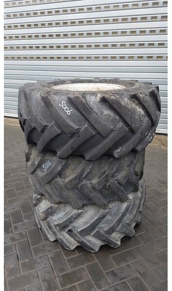BKT 405/70-20 (16/70-20) - Tyre/Reifen/Band - Wheels and tires for Construction machinery: picture 1 BKT 405/70-20 (16/70-20) - Tyre/Reifen/Band - Wheels and tires for Construction machinery: picture 1