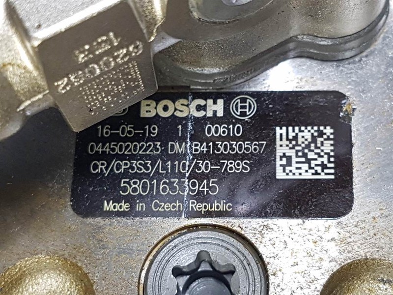 Bosch 5801633945-Fuel pump/Kraftstoffpumpe/Brandstofpomp - Engine and parts for Construction machinery: picture 5 Bosch 5801633945-Fuel pump/Kraftstoffpumpe/Brandstofpomp - Engine and parts for Construction machinery: picture 5