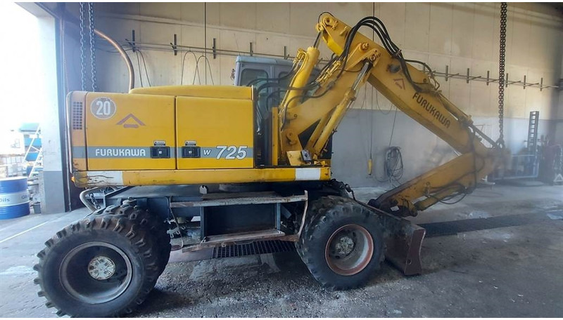 Furukawa W 725 LS (For parts) - Wheel excavator: picture 2 Furukawa W 725 LS (For parts) - Wheel excavator: picture 2