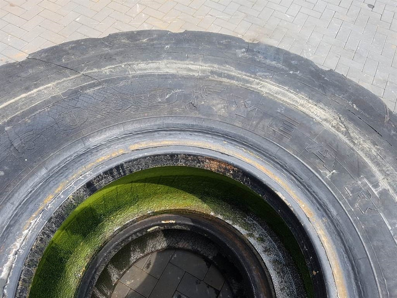 Goodyear 23.5-25 - Tyre/Reifen/Band - Tire for Construction machinery: picture 3 Goodyear 23.5-25 - Tyre/Reifen/Band - Tire for Construction machinery: picture 3