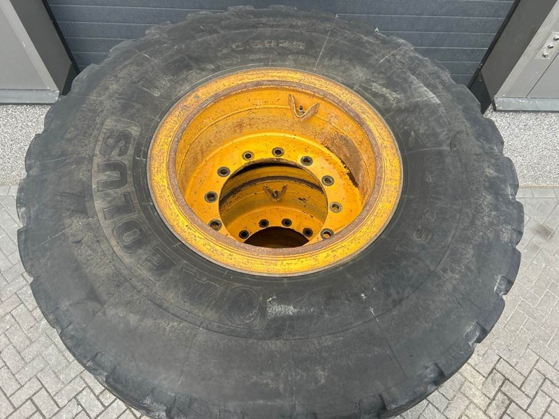 Hyundai HL757-Aeolus 20.5R25 (525/80R25)-Tire/Reifen/Band - Wheels and tires for Construction machinery: picture 2 Hyundai HL757-Aeolus 20.5R25 (525/80R25)-Tire/Reifen/Band - Wheels and tires for Construction machinery: picture 2