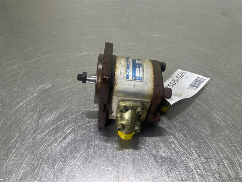 Komatsu WA200-Kracht KM1/11-Gearpump/Zahnradpumpe - Hydraulics for Construction machinery: picture 3 Komatsu WA200-Kracht KM1/11-Gearpump/Zahnradpumpe - Hydraulics for Construction machinery: picture 3