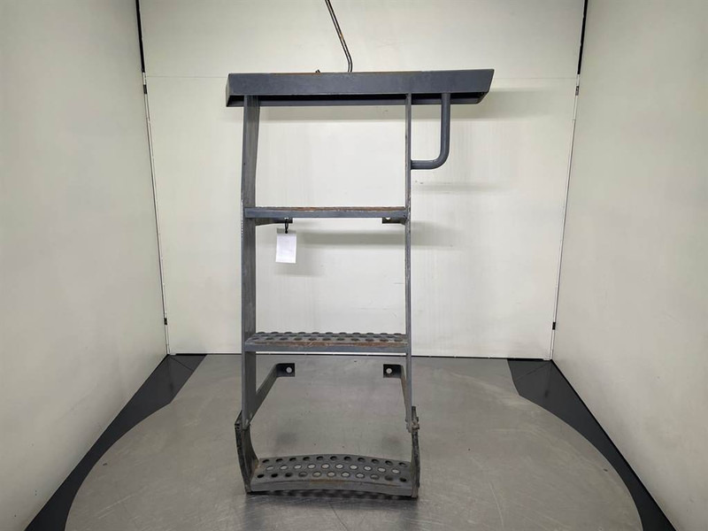 Komatsu WA270-3 - Stair panel/Trittstufen/Traptreden - Frame/ Chassis for Construction machinery: picture 2 Komatsu WA270-3 - Stair panel/Trittstufen/Traptreden - Frame/ Chassis for Construction machinery: picture 2