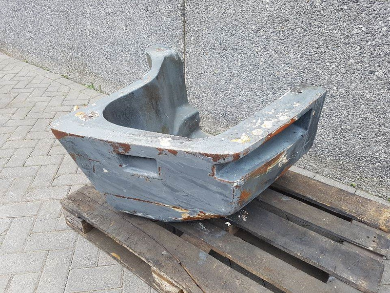 Liebherr L514 - 8925057 - Counterweight/Heckgewicht - Frame/ Chassis: picture 1 Liebherr L514 - 8925057 - Counterweight/Heckgewicht - Frame/ Chassis: picture 1