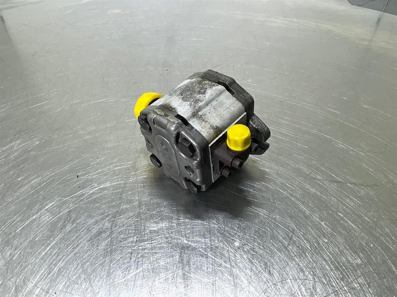 Sauer Danfoss SNP2/NN8,0RN06SA-Gearpump/Zahnradpumpe - Hydraulics for Construction machinery: picture 4 Sauer Danfoss SNP2/NN8,0RN06SA-Gearpump/Zahnradpumpe - Hydraulics for Construction machinery: picture 4