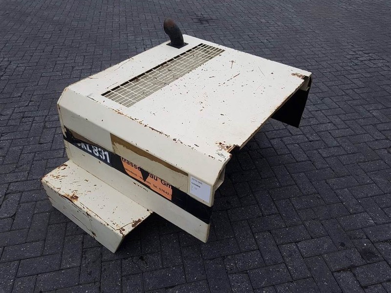 Schaeff SKL831 - Engine hood/Motorhaube/Motorkap - Frame/ Chassis for Construction machinery: picture 4 Schaeff SKL831 - Engine hood/Motorhaube/Motorkap - Frame/ Chassis for Construction machinery: picture 4