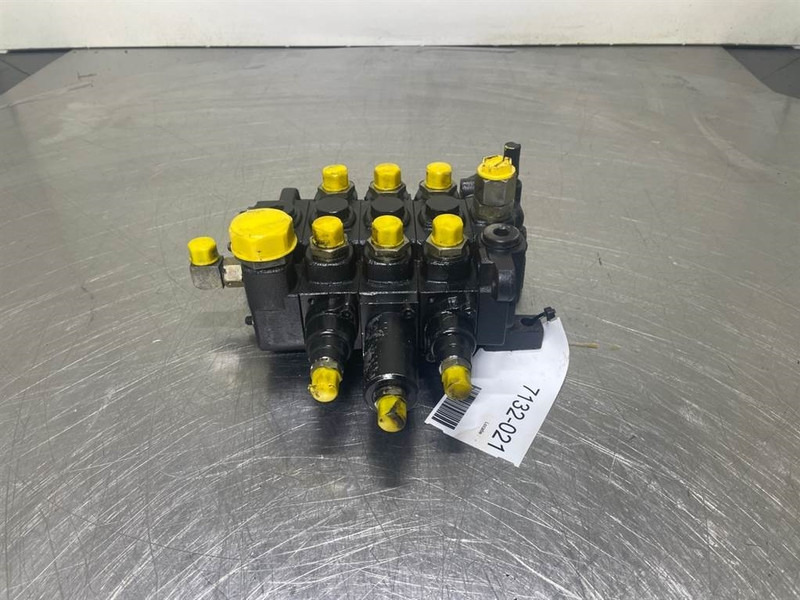 Schaeff SKL834-5520661860-Parker-Valve/Ventile/Ventiel - Hydraulics for Construction machinery: picture 1 Schaeff SKL834-5520661860-Parker-Valve/Ventile/Ventiel - Hydraulics for Construction machinery: picture 1