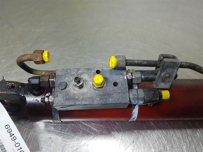 Yanmar V70 Speeder-Lifting cylinder/Hubzylinder/Cilinder - Hydraulics for Construction machinery: picture 3 Yanmar V70 Speeder-Lifting cylinder/Hubzylinder/Cilinder - Hydraulics for Construction machinery: picture 3