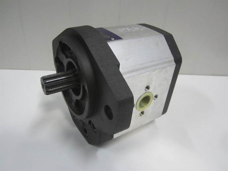 Zeppelin ZL8C/ZL10B/ZL10C/ZL12C - 7SX7553 - Gearpump - Hydraulics: picture 1 Zeppelin ZL8C/ZL10B/ZL10C/ZL12C - 7SX7553 - Gearpump - Hydraulics: picture 1