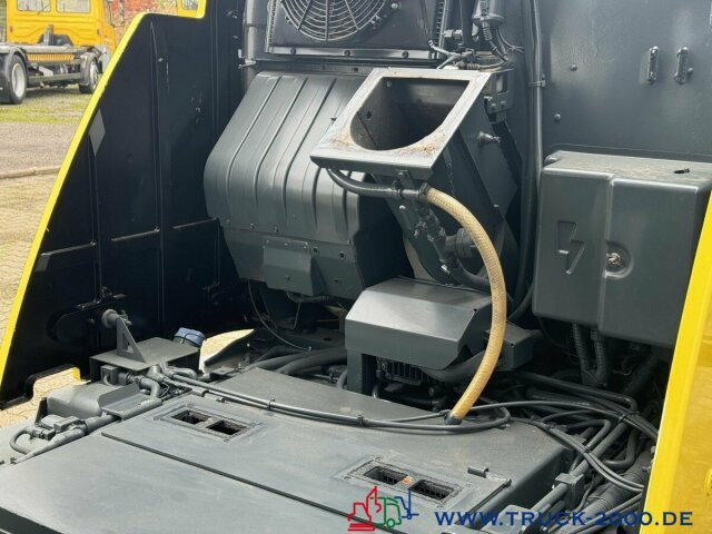 Andere Johnston Bucher Sweeper CX 201 Kehren + Sprühen Klima - Road sweeper: picture 5 Andere Johnston Bucher Sweeper CX 201 Kehren + Sprühen Klima - Road sweeper: picture 5