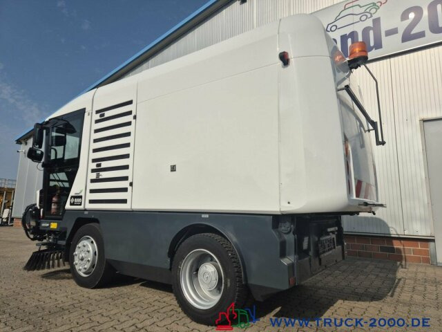Andere Ravo 540 3 Besen Sweeper 62 km/h Autobahn fähig - Road sweeper: picture 4 Andere Ravo 540 3 Besen Sweeper 62 km/h Autobahn fähig - Road sweeper: picture 4