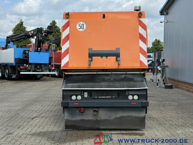 Bucher City Cat 5006 3Besen Sweeper 4 Radlenkung - Road sweeper: picture 3 Bucher City Cat 5006 3Besen Sweeper 4 Radlenkung - Road sweeper: picture 3