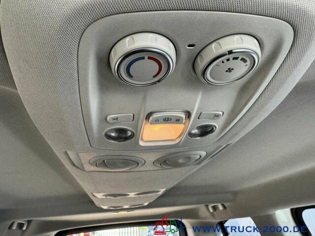 Opel Vivaro 9 Sitzer Klima vorne & hinten Navi + DAB - Minibus, Passenger van: picture 3 Opel Vivaro 9 Sitzer Klima vorne & hinten Navi + DAB - Minibus, Passenger van: picture 3