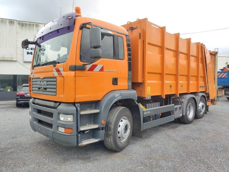 MAN TGA 26.320 6x2 garbage truck ZOELLER - Garbage truck: picture 1 MAN TGA 26.320 6x2 garbage truck ZOELLER - Garbage truck: picture 1