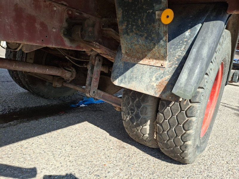 Cab chassis truck Mercedes-Benz 1113: picture 10