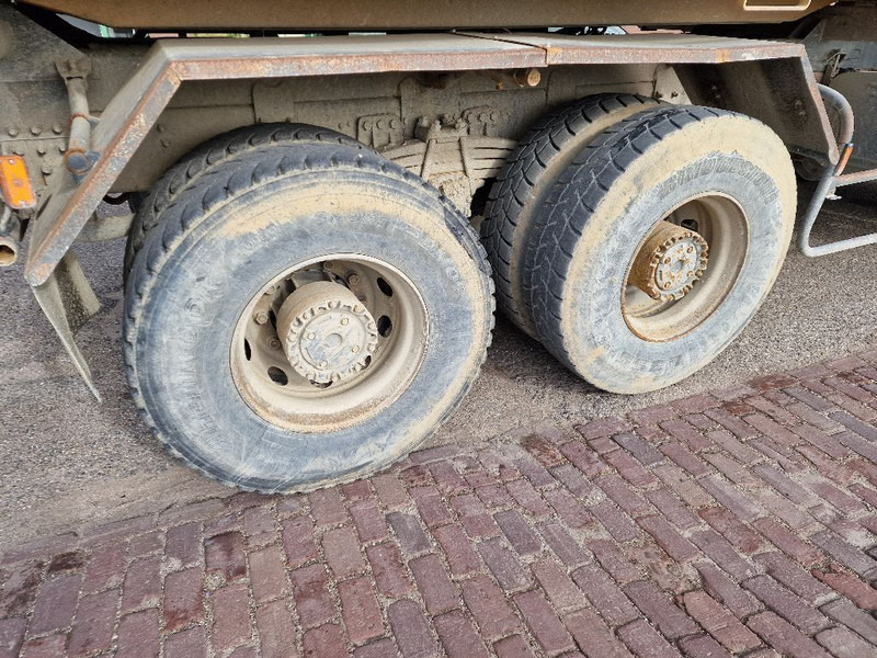 Scania P 124 CB 360 6x4 - Tipper: picture 2 Scania P 124 CB 360 6x4 - Tipper: picture 2