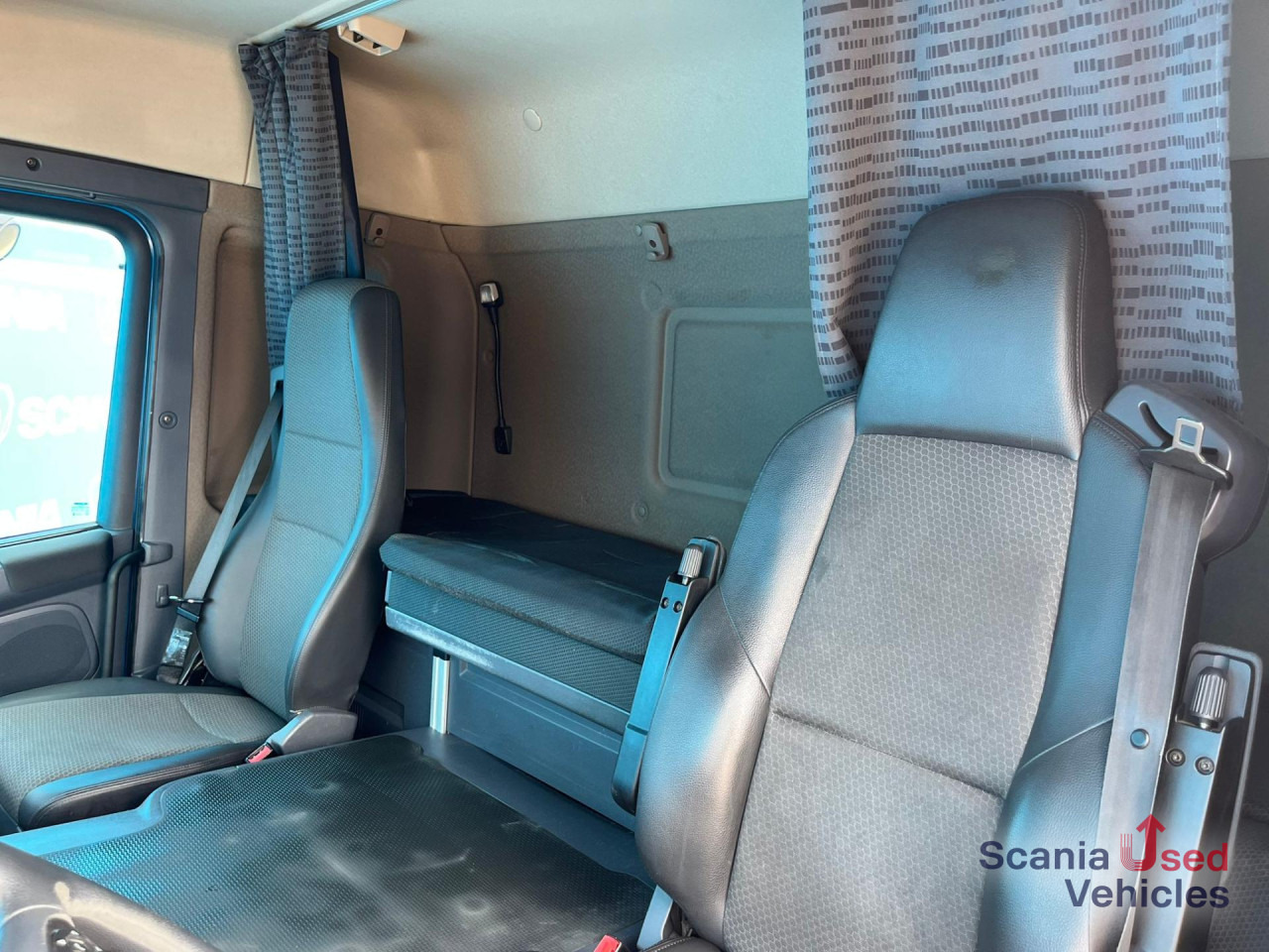 SCANIA P 250 DB4x2MNA AIRCO TAILLIFT 1.5T BOX 675X250X235 - Box truck: picture 4 SCANIA P 250 DB4x2MNA AIRCO TAILLIFT 1.5T BOX 675X250X235 - Box truck: picture 4
