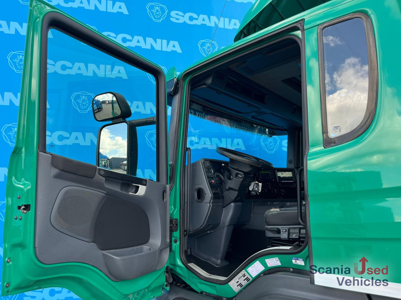 SCANIA P 320 DB6x2*4MNB RETARDER FULL AIR 8T TAIL LIFT 2T - Box truck: picture 5 SCANIA P 320 DB6x2*4MNB RETARDER FULL AIR 8T TAIL LIFT 2T - Box truck: picture 5