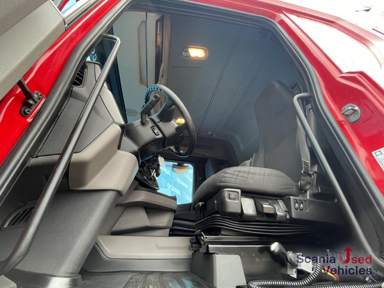 SCANIA R 450 A4x2NB DIFF-L RETARDER FULL AIR HYDRO 8T - Tractor unit: picture 4 SCANIA R 450 A4x2NB DIFF-L RETARDER FULL AIR HYDRO 8T - Tractor unit: picture 4