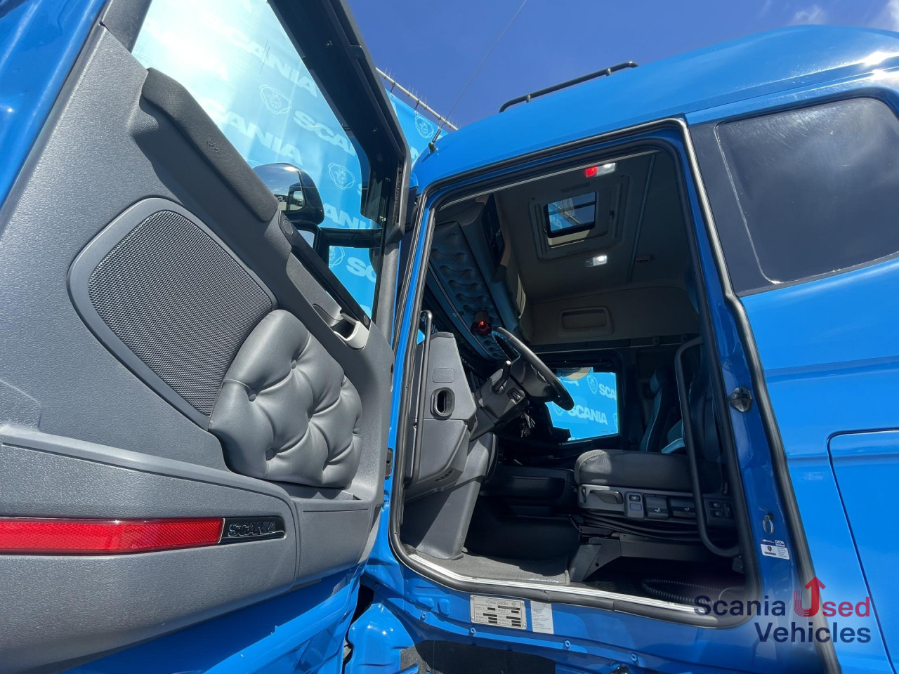 SCANIA R 490 LA4x2MNB RETARDER HYDRO FULL AIR 8T - Tractor unit: picture 3 SCANIA R 490 LA4x2MNB RETARDER HYDRO FULL AIR 8T - Tractor unit: picture 3