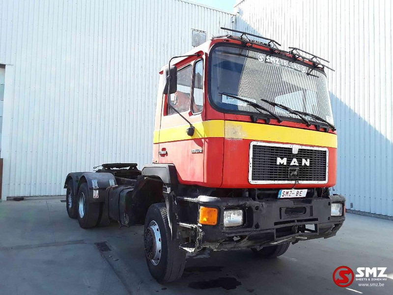 MAN 33.372 6x6 - Tractor unit: picture 1 MAN 33.372 6x6 - Tractor unit: picture 1