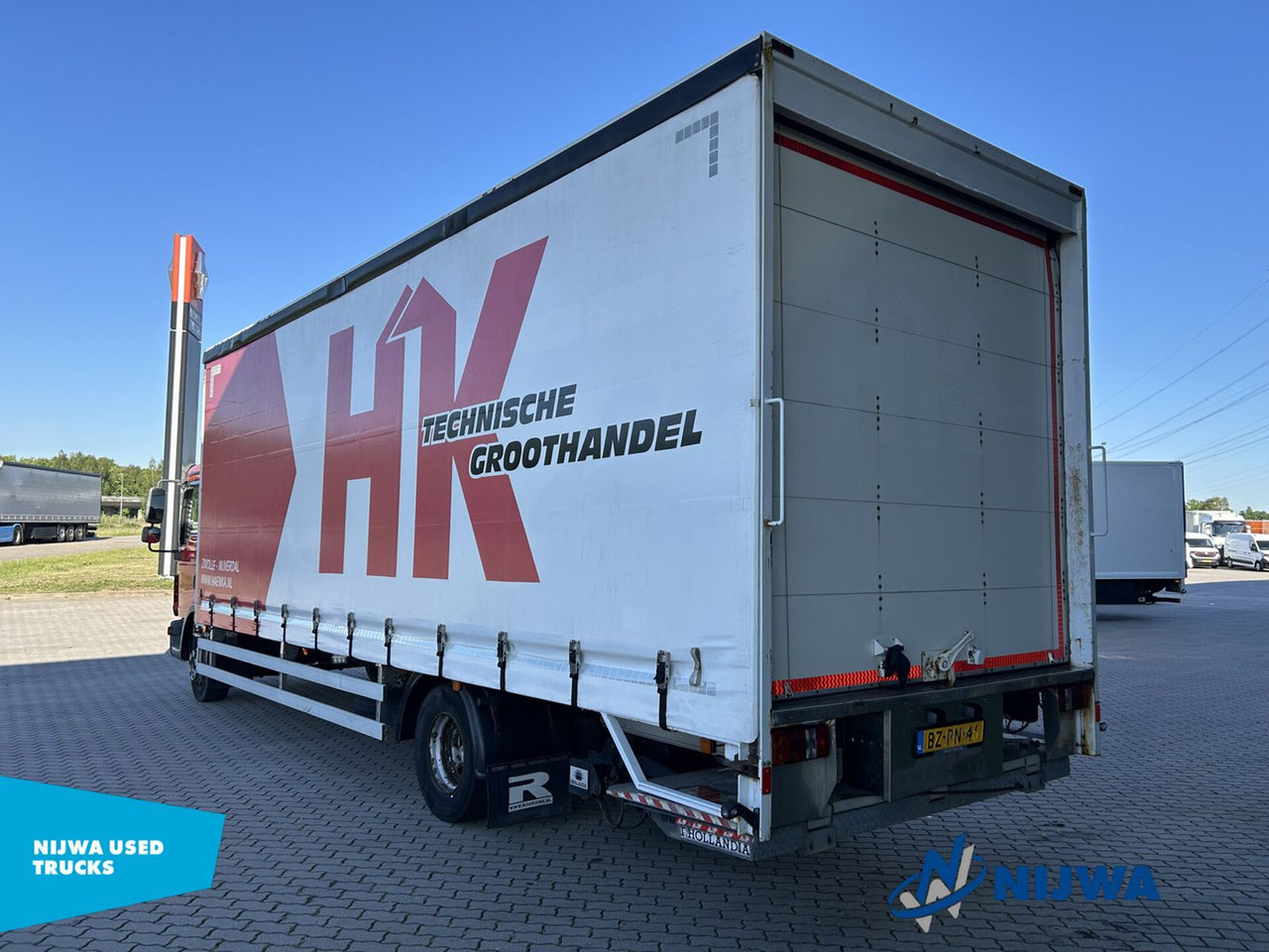 MAN TGL 12.180 4x2 Roldeur + Laadklep - Curtainsider truck: picture 4 MAN TGL 12.180 4x2 Roldeur + Laadklep - Curtainsider truck: picture 4