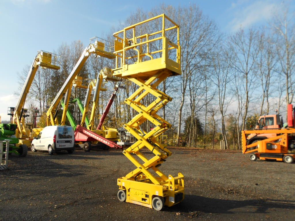Genie GS 1330, Scherenarbeitsbühne Genie 5,9 m - Scissor lift: picture 3 Genie GS 1330, Scherenarbeitsbühne Genie 5,9 m - Scissor lift: picture 3
