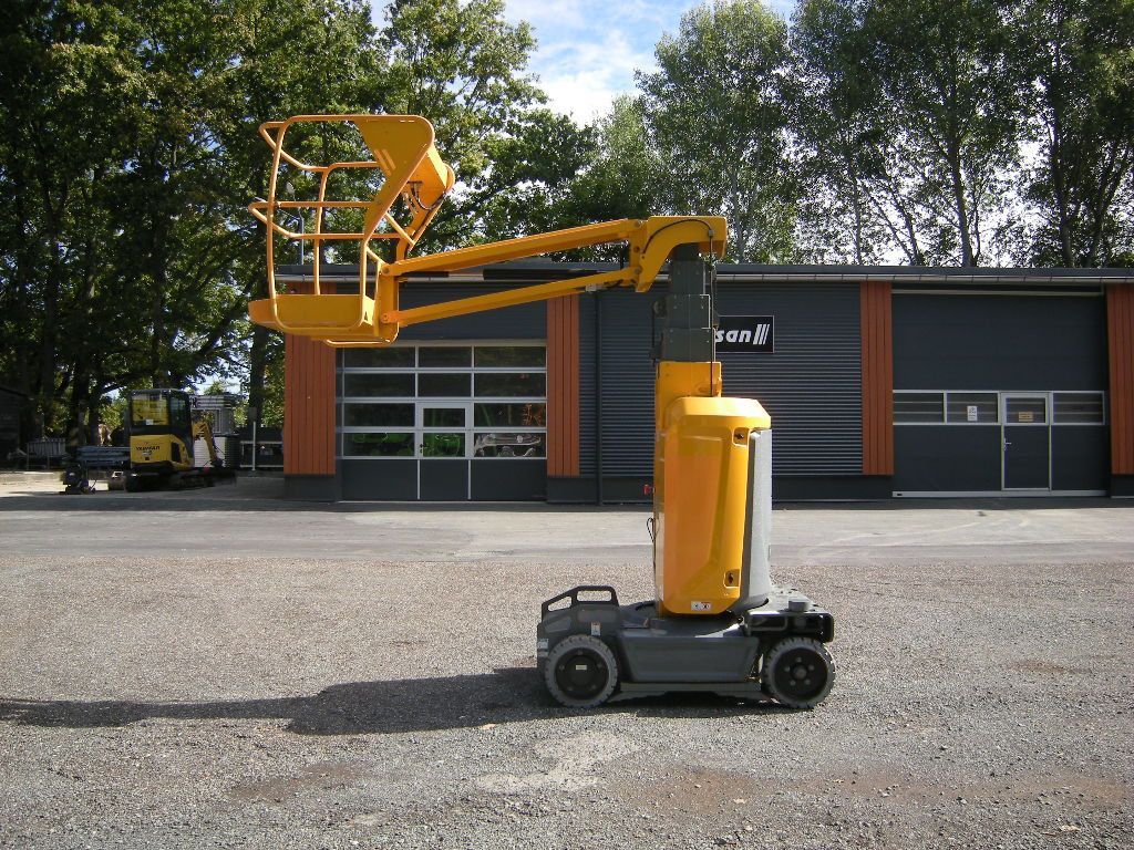 Haulotte Arbeitsbühne Haulotte Star 10, AH 10 m - Truck mounted aerial platform: picture 1 Haulotte Arbeitsbühne Haulotte Star 10, AH 10 m - Truck mounted aerial platform: picture 1