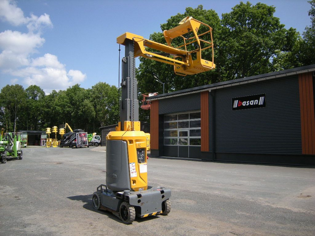 Haulotte Arbeitsbühne Haulotte Star 10, AH 10 m - Truck mounted aerial platform: picture 1 Haulotte Arbeitsbühne Haulotte Star 10, AH 10 m - Truck mounted aerial platform: picture 1