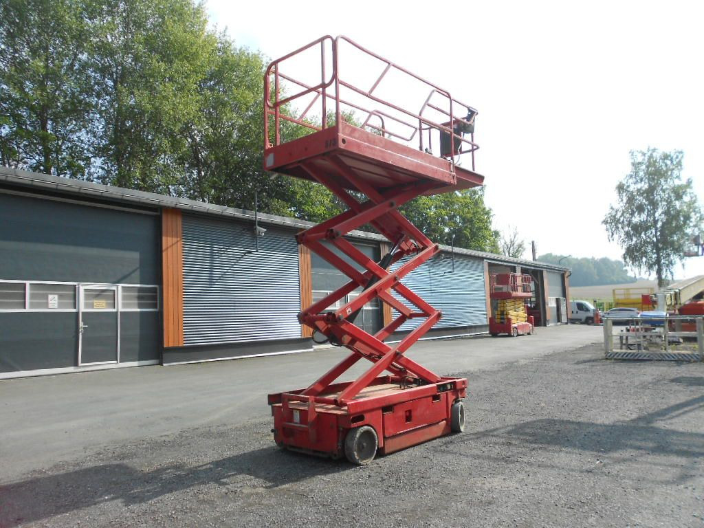 Haulotte Haulotte Compact 8W, AH 8 m - Scissor lift: picture 2 Haulotte Haulotte Compact 8W, AH 8 m - Scissor lift: picture 2