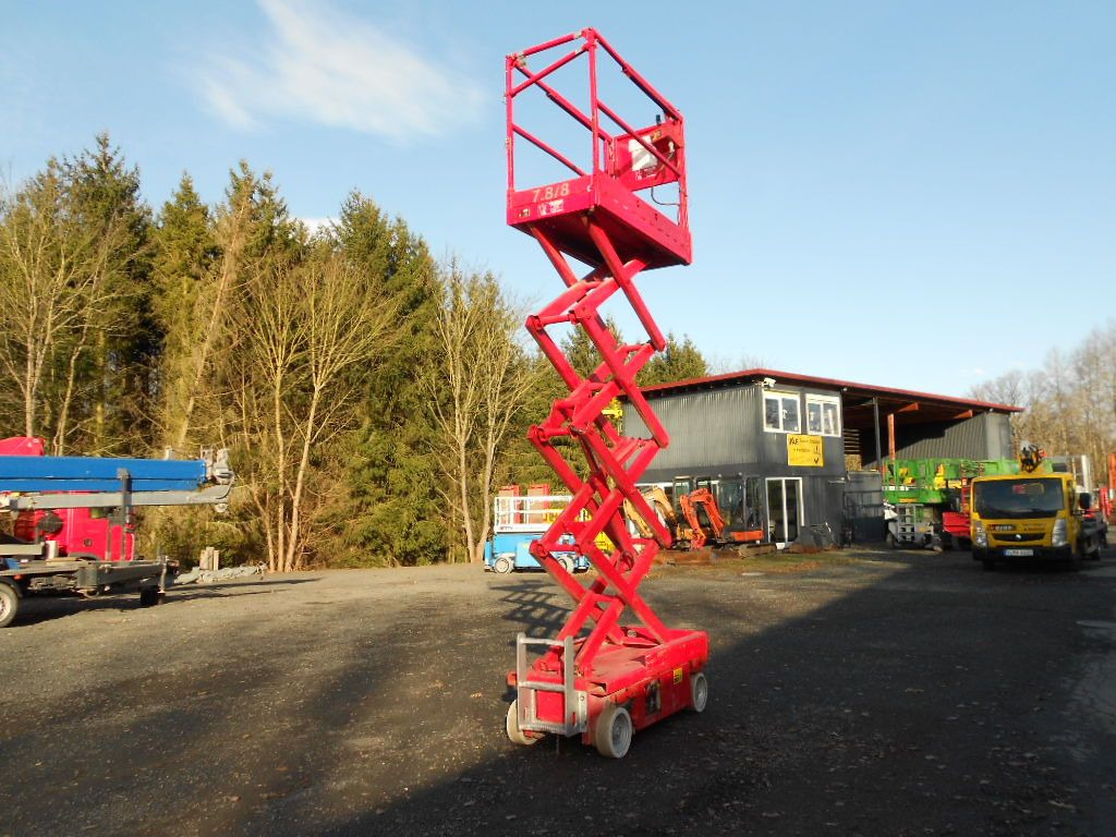 Snorkelift S 1930, Scherenarbeitsbühne AH 7,8m Snorkelift S 1930, Scherenarbeitsbühne AH 7,8m - Scissor lift: picture 5 Snorkelift S 1930, Scherenarbeitsbühne AH 7,8m Snorkelift S 1930, Scherenarbeitsbühne AH 7,8m - Scissor lift: picture 5