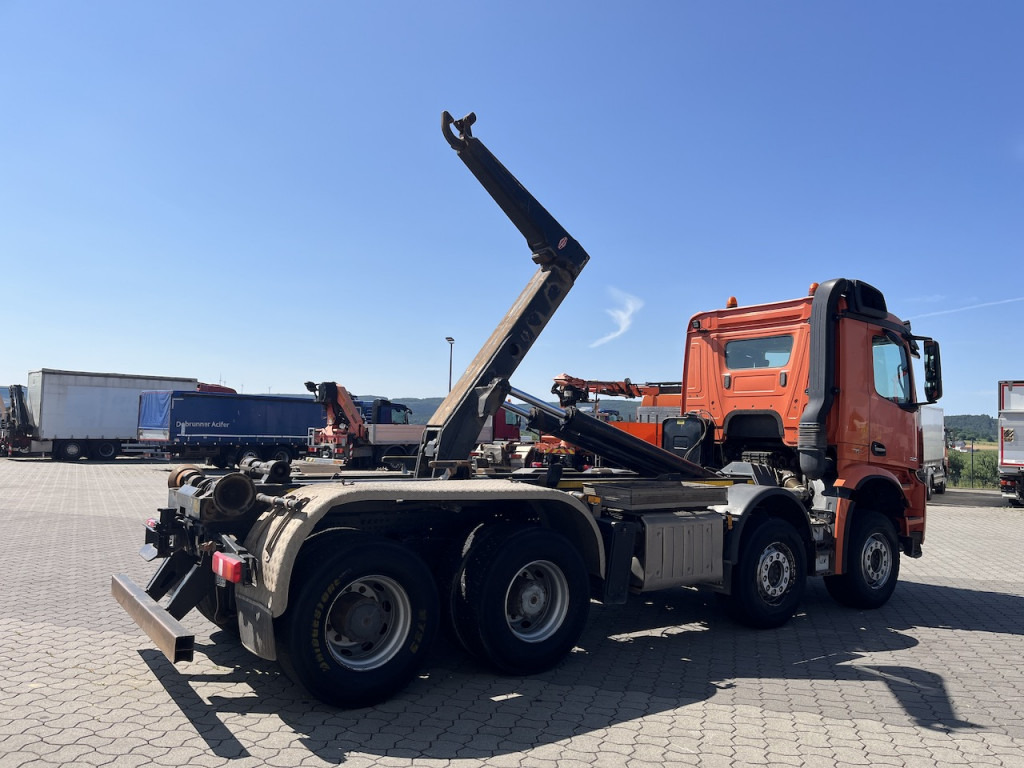 Mercedes-Benz Arocs 3251 8x4 Meiller 30 t Haken - Hook lift truck: picture 3 Mercedes-Benz Arocs 3251 8x4 Meiller 30 t Haken - Hook lift truck: picture 3