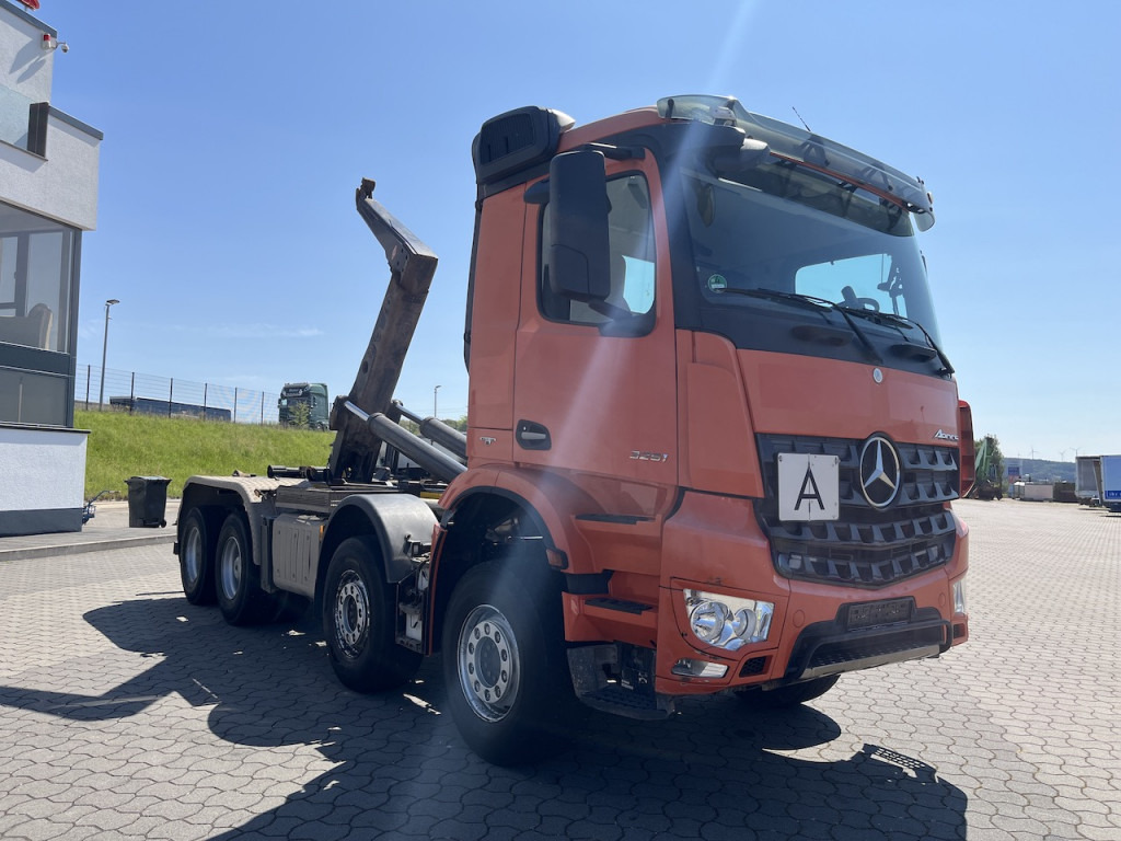 Mercedes-Benz Arocs 3251 8x4 Meiller 30 t Haken - Hook lift truck: picture 4 Mercedes-Benz Arocs 3251 8x4 Meiller 30 t Haken - Hook lift truck: picture 4