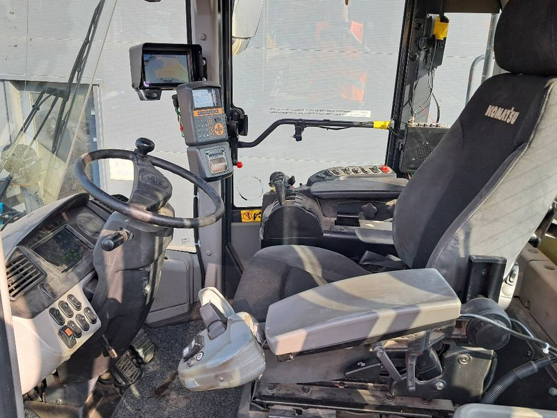 Wheel loader Komatsu WA380-8E0: picture 18