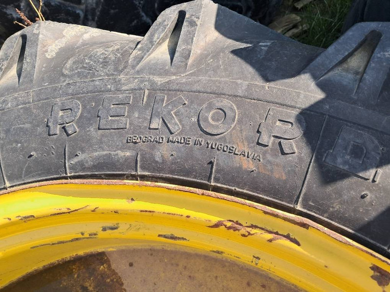 Record 12.4-36 - Wheels and tires for Construction machinery: picture 3 Record 12.4-36 - Wheels and tires for Construction machinery: picture 3